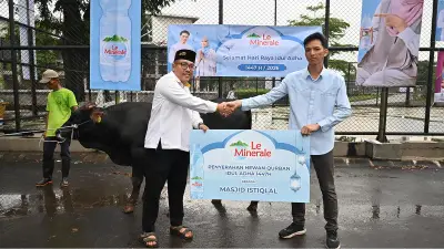 Le Minerale dan Masjid Istiqlal Lanjutkan Kolaborasi Berbagi di Idul Adha 2026