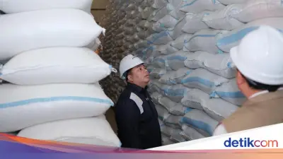 Legislator Gerindra Tinjau Gudang Bulog Lumajang, Pastikan Stok Beras Aman