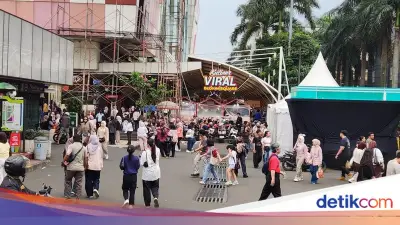 Long Weekend di Jakarta, Warga Serbu Blok M untuk Kulineran