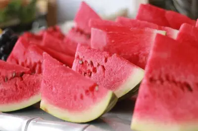 Manfaat Mengejutkan Menambahkan Garam ke Semangka Sebelum Dimakan