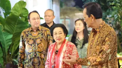 Megawati Bertemu Sri Sultan 3,5 Jam di Kraton Jogja