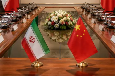 Menlu Iran dan China Bertemu di Tengah Ketegangan Selat Hormuz