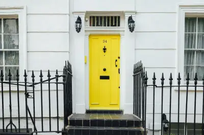 Panduan Memilih Warna Cat Pintu Depan Rumah yang Tepat