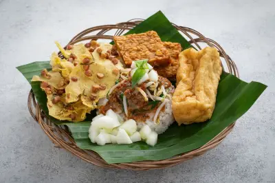 Pecel Masuk Daftar Salad Terbaik Dunia 2026 Versi TasteAtlas