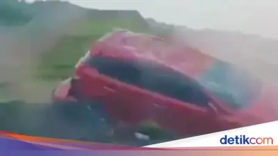 Pembunuh Wanita di Bogor Bawa Kabur Mobil Korban, Terguling di Tol