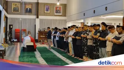 Prabowo Dijadwalkan Hadiri Pemakaman Militer Ryamizard Ryacudu di TMP Kalibata