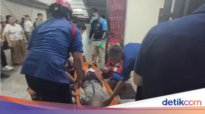 Pria Jatuh dari Lantai 7 Plaza di Senen, Dievakuasi Petugas Damkar