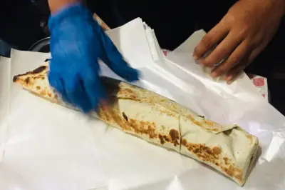 Rahasia Kebab Viral Surabaya: Saus Racikan Istri dan Daging Tebal