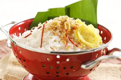 Resep Nasi Uuduk Pakai Rice Cooker, Tips Supaya Wangi dan Pulen