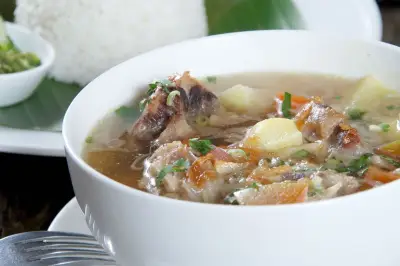 Resep Sup Ayam Rumahan Kuah Hangat Gurih dengan Sayuran Lengkap