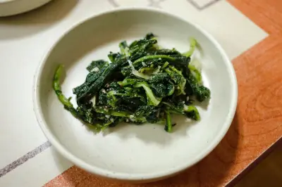 Resep Tumis Bayam Bawang Putih Aroma Minyak Wijen