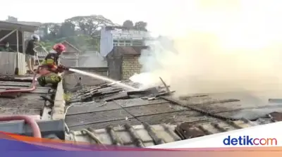 Sakelar Listrik Meledak, Rumah di Sempur Bogor Hangus Terbakar