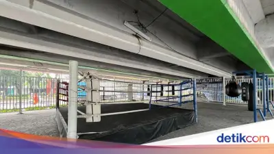 Samsak dan Ring Tinju Hadir di Kolong Flyover Pasar Rebo