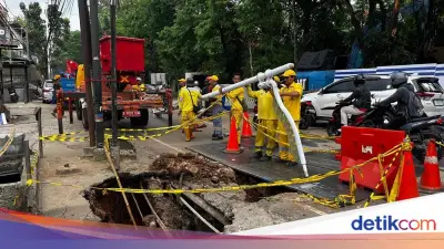Tiang Lampu di Jalan Amblas Lenteng Agung Dicabut Bina Marga
