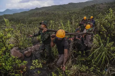 Tim SAR Indonesia Evakuasi Korban Erupsi Gunung Dukono, Dua WN Singapura Meninggal