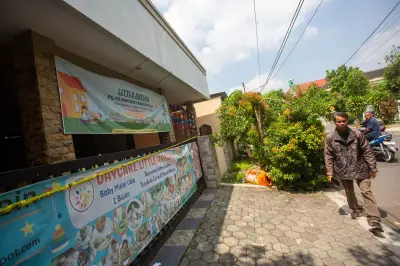 Tragedi Daycare Picu Perdebatan Soal Tanggung Jawab Ibu di Medsos