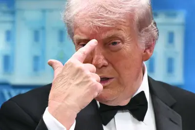 Trump Hentikan Sementara Operasi Militer di Selat Hormuz