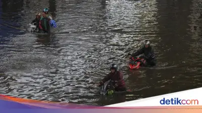 Wamen PU Soroti Drainase Tersumbat Sampah Picu Banjir di Blok M