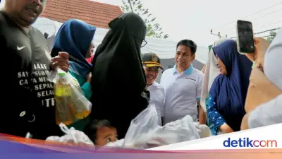 Wamendagri Buka Gerakan Pangan Murah di NTB, Sapa Warga Lombok