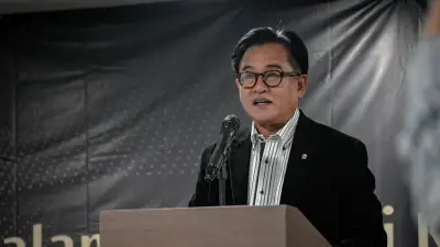 Yusril: Kritik di Film Pesta Babi Wajar, Masyarakat Boleh Nonton