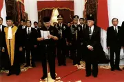 21 Mei 1998: Soeharto Lengser, Akhir Orde Baru