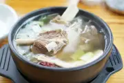 3 Tips agar Kuah Sup Idul Adha Tidak Berminyak dan Lebih Segar