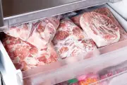 3 Trik Mencairkan Daging Beku Tanpa Merusak Kualitas