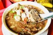 6 Tempat Makan Legendaris di Makassar yang Wajib Dicoba