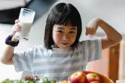 Anak Boleh Minum Susu Kemasan? Ini Penjelasan Ahli Gizi
