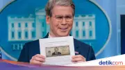 AS Siap Cetak Uang Kertas US$250 Bergambar Donald Trump