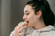 Berhenti Makan Pemanis Buatan, Mood Lebih Stabil? Ini Kata Ahli