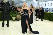 BLACKPINK Tampil Lengkap di Met Gala 2026, Ukir Sejarah Mode Global