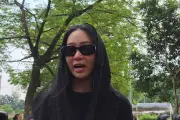 Bunga Zainal Klarifikasi Ayahnya Meninggal di Rumah, Bukan RS