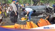 Bus ALS Tabrak Truk BBM di Sumsel, 16 Tewas Terbakar Hebat