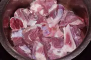 Cara Aman Konsumsi Daging Kambing agar Kolesterol Tetap Terjaga