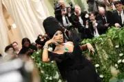 Cardi B Siaran Langsung TikTok dengan Lagu Anak Indonesia