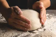 Chef Beri Saran Tepung Terbaik untuk Kukis dan Roti