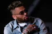 Chris Brown Resmi Sandang Gelar Doktor Kehormatan dari Harvest Christian University