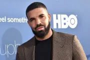 Drake Pecahkan Rekor Michael Jackson dengan 14 Lagu Nomor Satu Billboard
