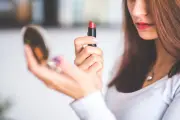 Fenomena Lipstick Effect Melanda Indonesia, Ini Penjelasan Dosen UGM