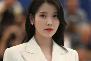 IU Minta Maaf Secara Tertulis Atas Kontroversi Sejarah Drama Perfect Crown