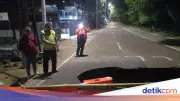 Jalan Lenteng Agung Jaksel Amblas, Pengendara Diminta Waspada