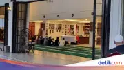 Jenazah Eks Menhan Ryamizard Ryacudu Tiba di Rumah Duka Cikeas, Pelayat Berdatangan