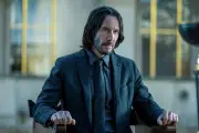 Keanu Reeves Minta Keringanan Hukuman untuk Sutradara Carl Rinsch