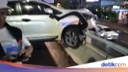Kecelakaan di Tol Dalam Kota: Mobil Sedan dan MPV Tabrakan, Lalin Macet