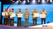 Kemendagri Beri Penghargaan dan Insentif Fiskal untuk Pemda Berprestasi di Maluku dan Nusra
