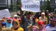 Klarifikasi Kemendikdasmen: Guru Honorer Tetap Bisa Mengajar 2027