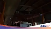 Lampu Skywalk Kebayoran Padam, Warga Gunakan Senter Ponsel