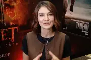 Luna Maya Jadi Eksekutif Produser Film Jangan Buang Ibu