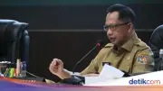 Mendagri Apresiasi Inflasi 2,42%, Minta Pemda Waspadai Dampak Geopolitik